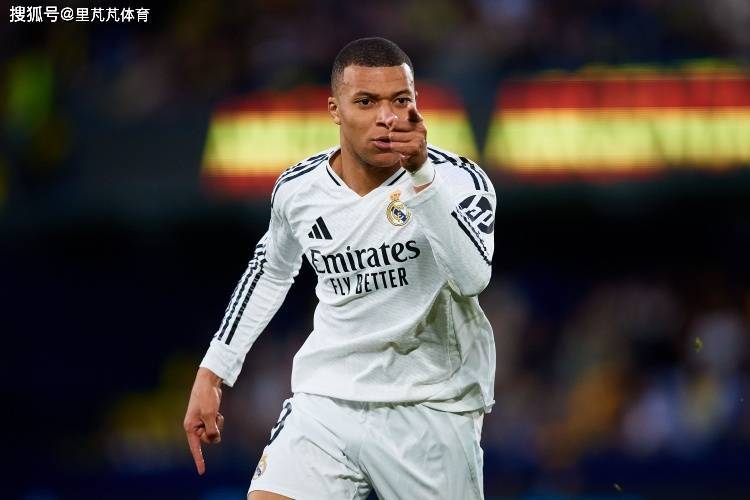 帮小熊化解矛盾，在更衣室发表讲话：连场进球的姆巴佩真成大哥了